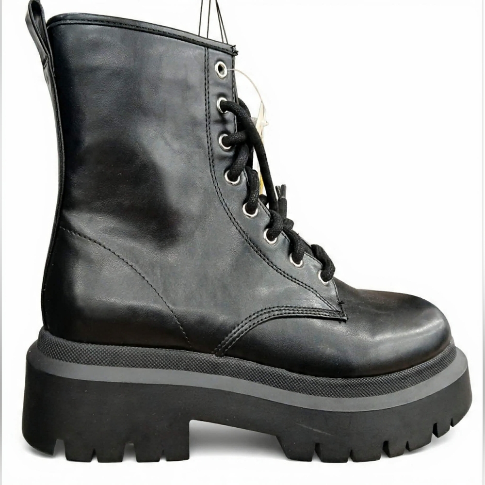 No Boundaries Lace Up Boots With Heel- Womens 7 5
